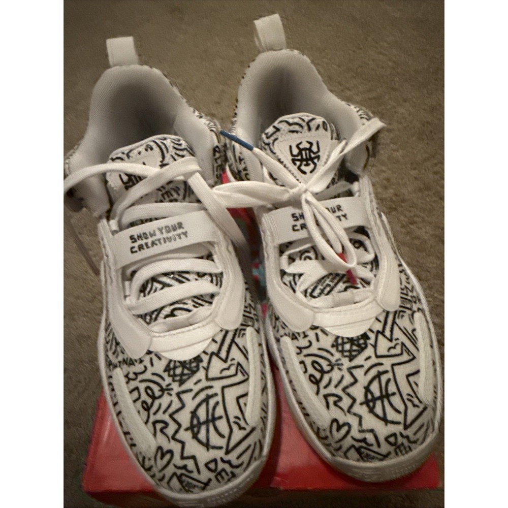 Men's White Graphic Sneakers – Show Your Creativity